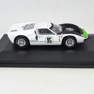 FORD GT40 MARK II N°95 1966 1/43 UNIVERSAL HOBBIES