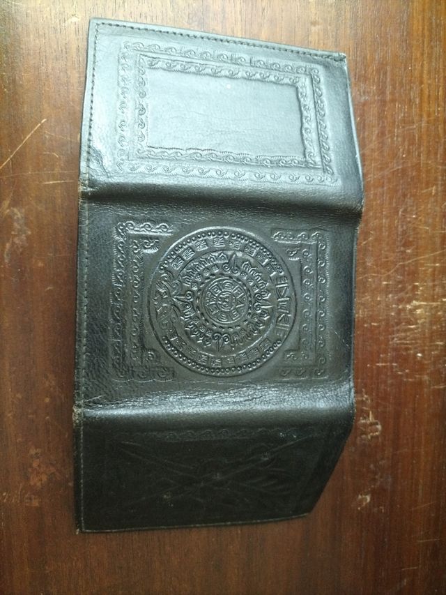 Cartera piel calendario azteka