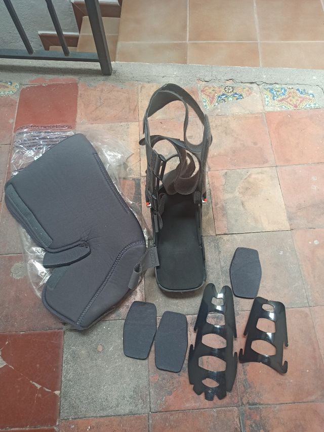 Bota ortopedica articulada