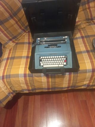 Máquina escribír OLIVETTI STUDIO 46