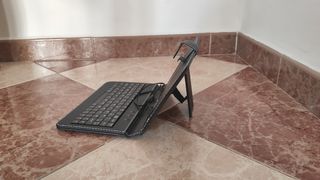 Funda con teclado para tablet 7 pulgadas