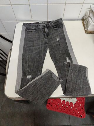 Pantalón vaquero chico 🖤 talla s