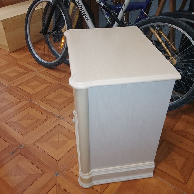 Mesita comoda de madera 