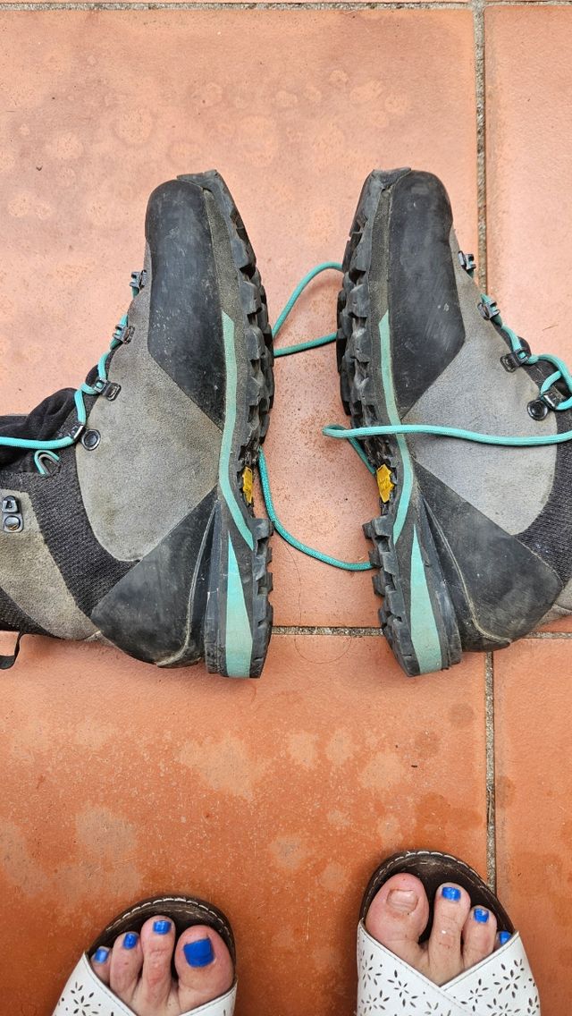 Botas semirigidas chica montaña