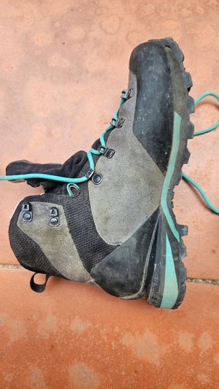 Botas semirigidas chica montaña