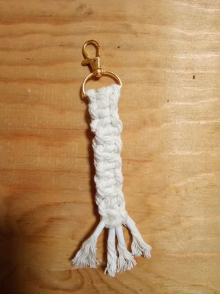 Pulseras y Llaveros hechos a mano macram