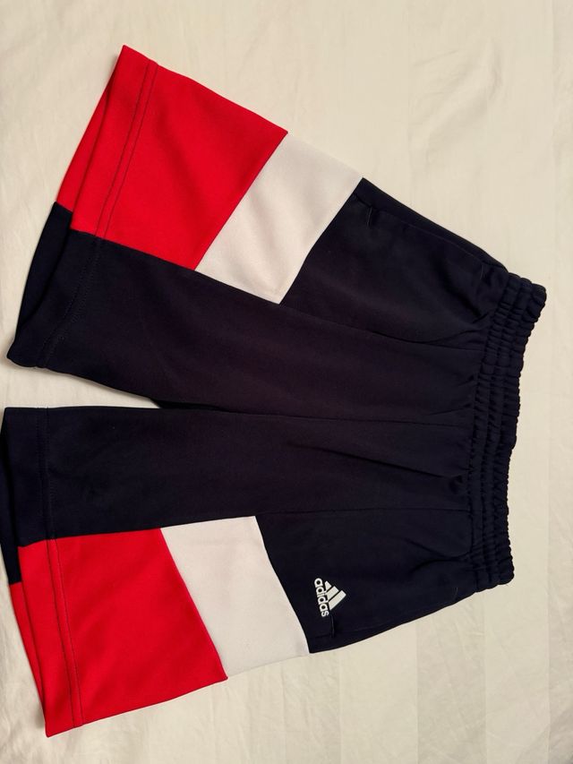 bermuda niño Adidas talla 9-10 años