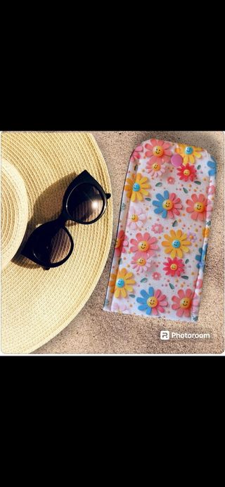 Flores sonrientes funda de gafas