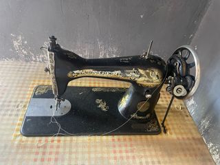 Maquina de coser singer