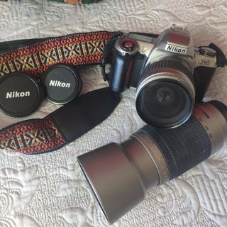 Cámara Nikon f65 de carrete