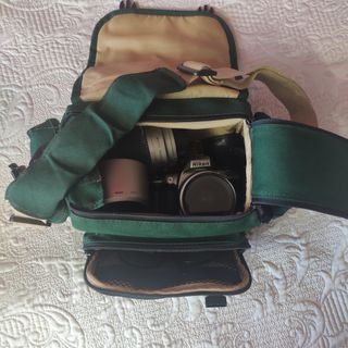 Cámara Nikon f65 de carrete