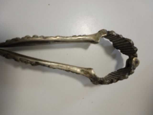 Schiaccianoci vintage in ottone