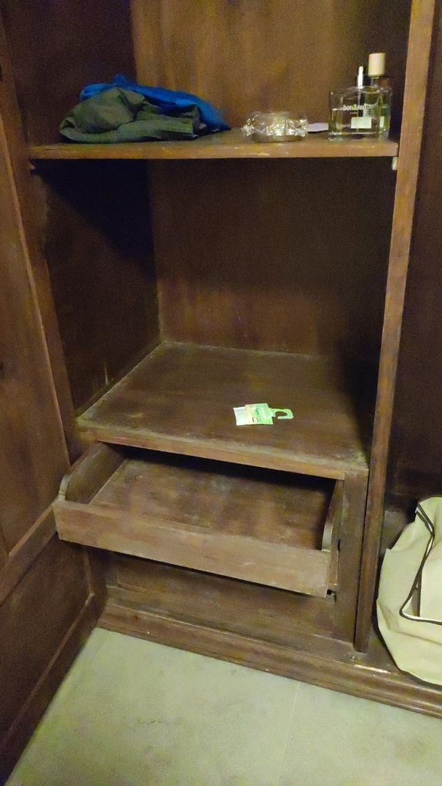 Armario antiguo ( se puede hacer oferta)