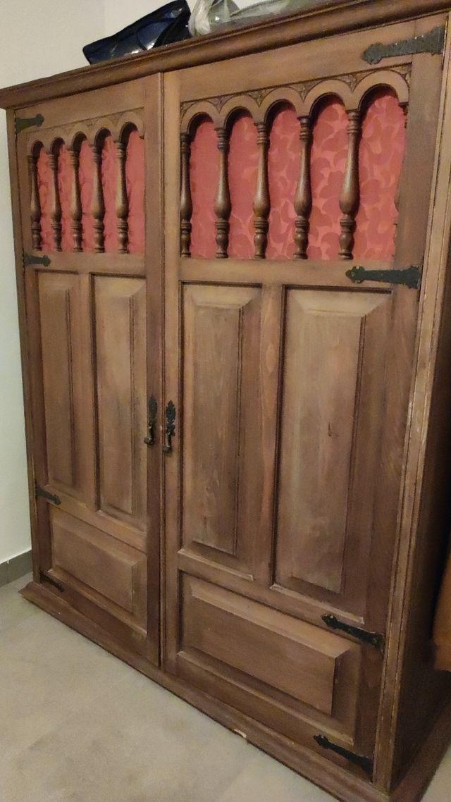 Armario antiguo ( se puede hacer oferta)