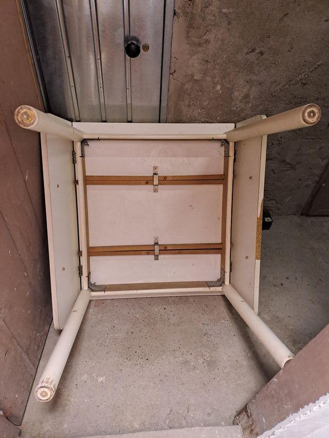 Tavolo allungabile con 4 sedie