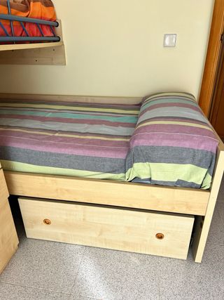 Literas con escritorio y almacenaje