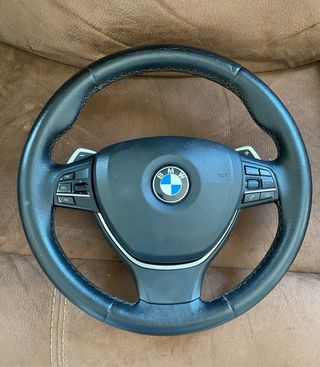 Volante bmw Serie F con levas 