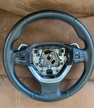 Volante bmw Serie F con levas 