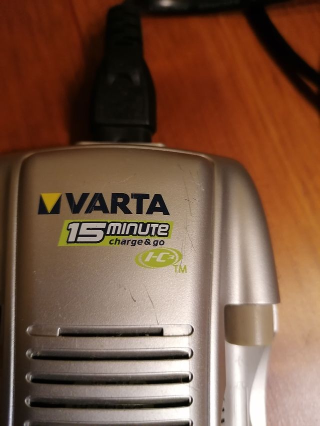 CARGADOR RÁPIDO DE PILAS