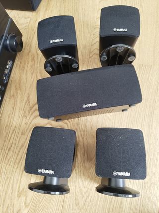 Amplificador con altavoces - equipo de música 