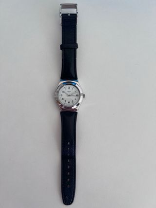 reloj de mujer Swatch swiss licorice YLS453