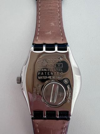 reloj de mujer Swatch swiss licorice YLS453