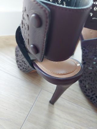 Sandalias de tacón zara