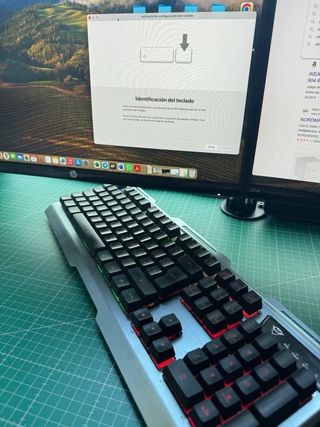 Teclado + Altavoces TRUST