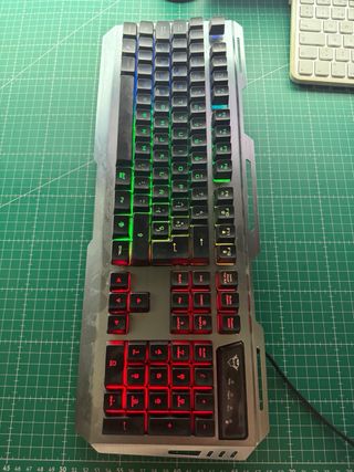 Teclado + Altavoces TRUST