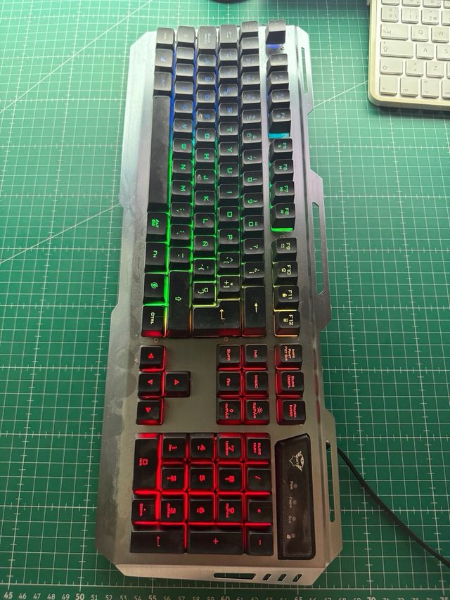 Teclado Gamer TRUST