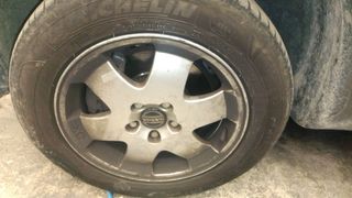 Llantas con neumático Volvo 