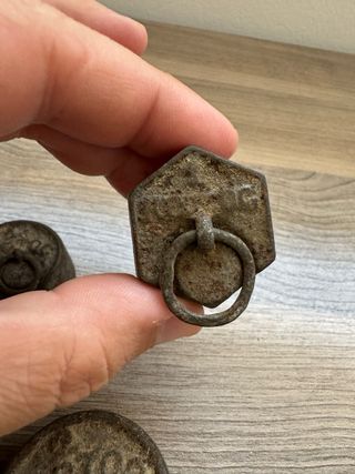 Antiguas pesas de básculas de principios de siglo