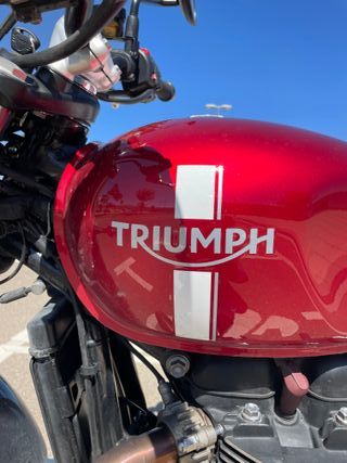 Triumph Bonneville Street Twin 900 A2 con extras