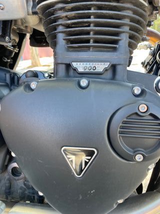 Triumph Bonneville Street Twin 900 A2 con extras