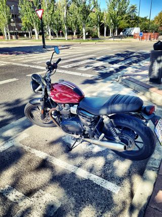Triumph Bonneville Street Twin 900 A2 con extras