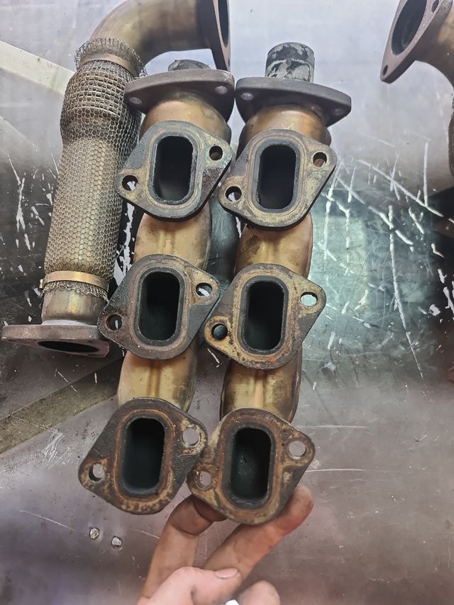 Colector de escape.audi