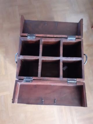 Botellero.Caja de madera