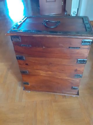 Botellero.Caja de madera