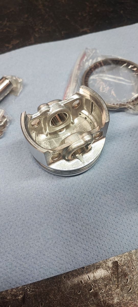 Pistón motor 140 Alta compresión.