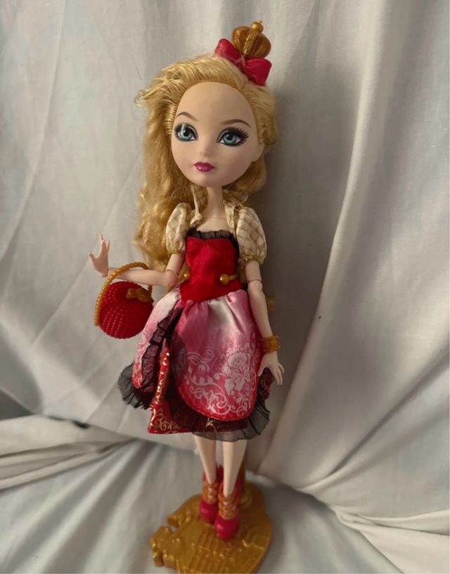 Muñeca Never Fifter High