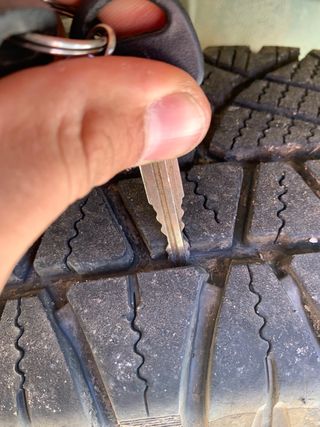 Neumaticos michelin latitude cross. 205/70 R15