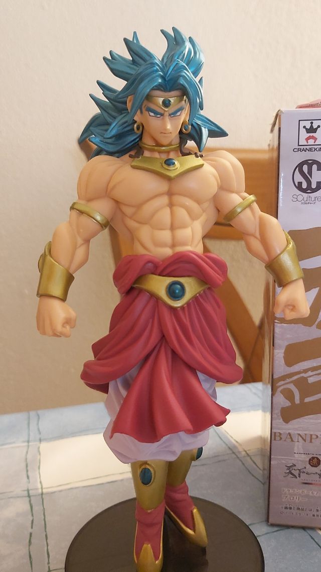 Figura Broly