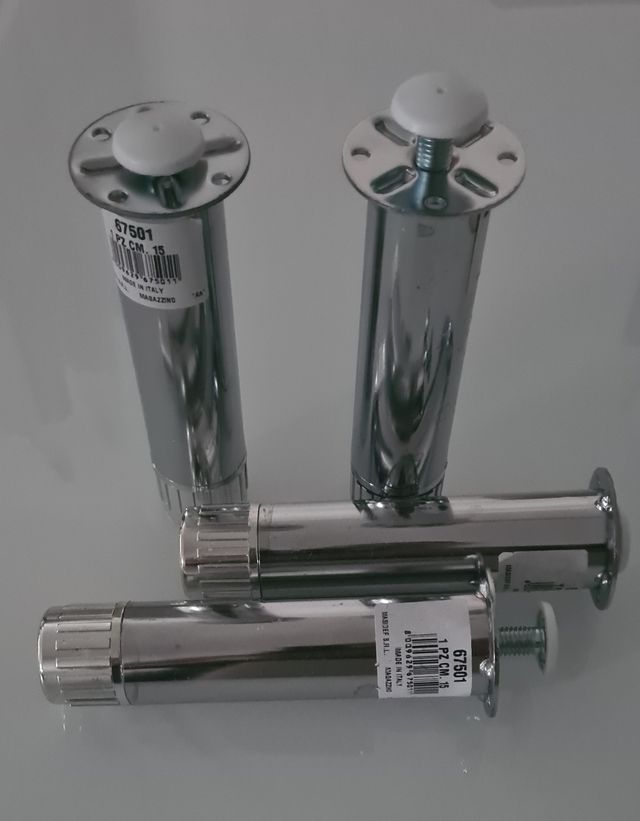 Set 4 piedini per mobili nuovi