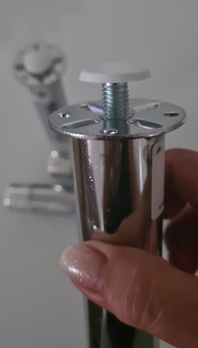 Set 4 piedini per mobili nuovi