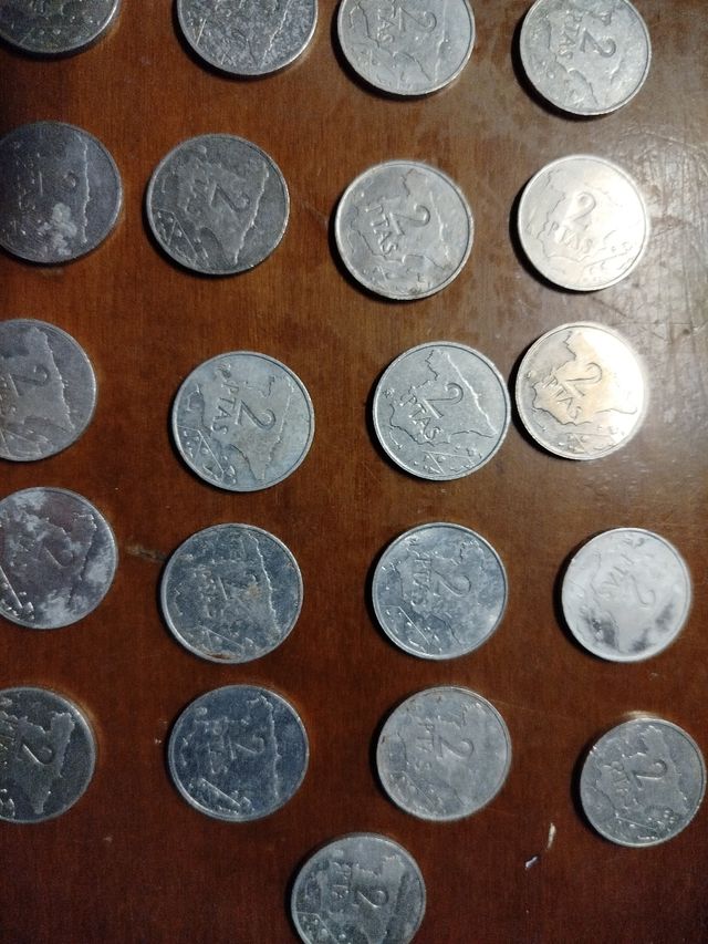21 monedas 2 pesetas 1982 y 1984