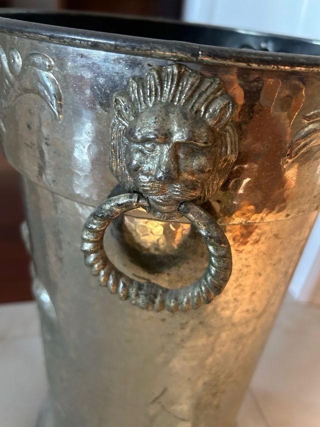 Paraguero metalico vintage color plata