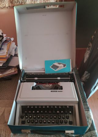 Maquina escribir portátil Olivetti Dora