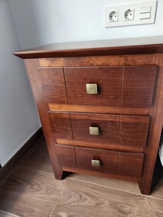 Cabecero mesita y mueble cajones madera