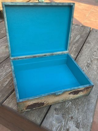 Caja de madera decorada a mano CARACOLA