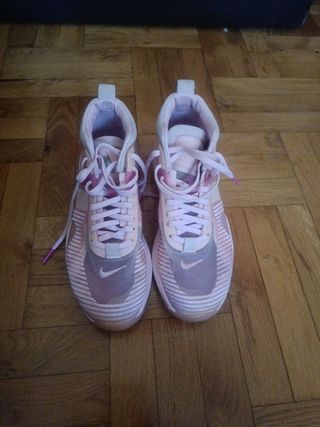 Zapatillas baloncesto Nike rosas